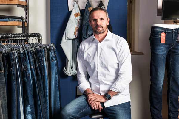 Intervista a Gianluca Tacchella, Amministratore Delegato di Carrera Jeans, una realtà imprenditoriale familiare nata più di 50 anni fa. 