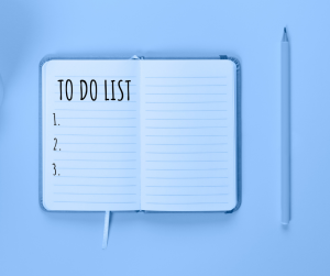 Immagine in cui c'è un'agenda aperta su una pagina che ha come titolo To-do list